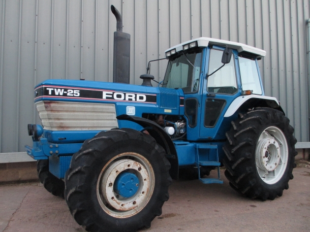 Ford TW25 SQ