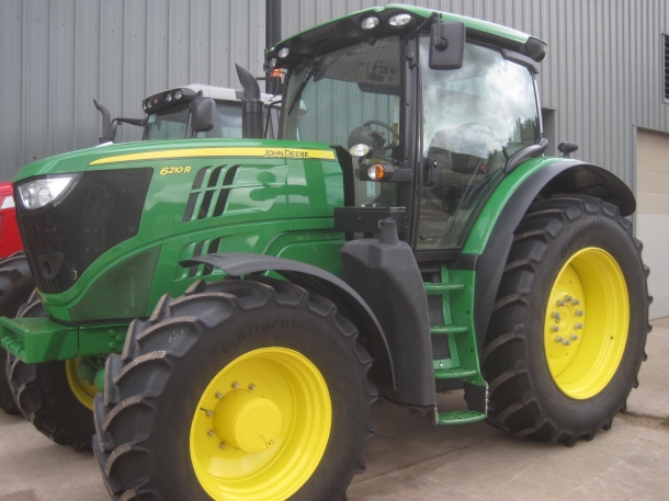 John Deere 6210R