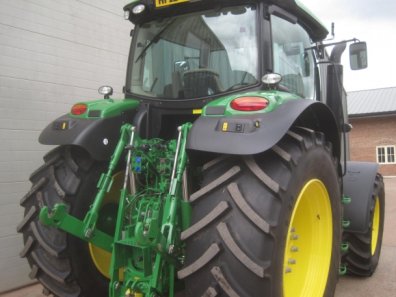 John Deere 6210R