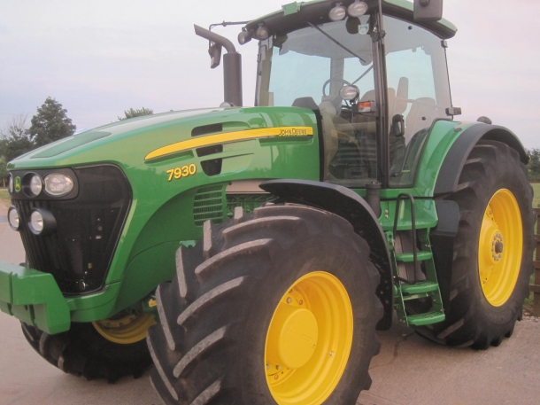 John Deere 7930