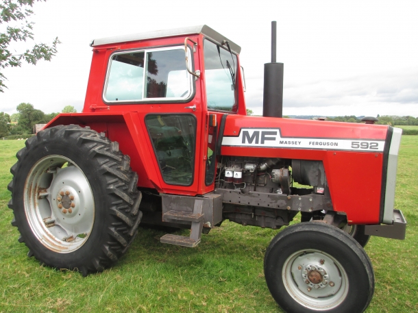Massey Ferguson 592
