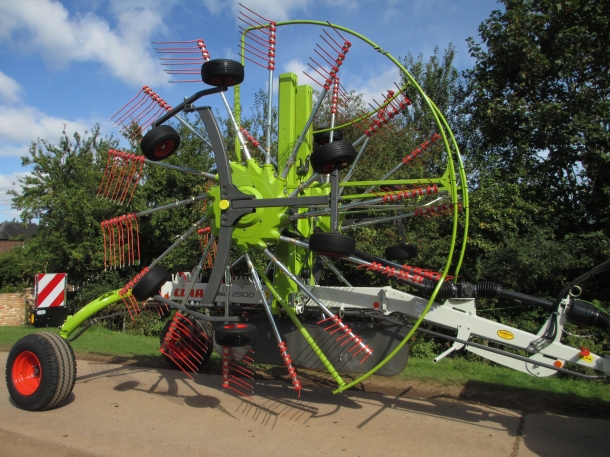 Claas Liner 2900 rake