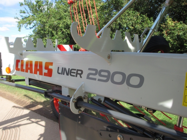 Claas Liner 2900 rake