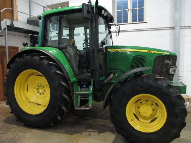 John Deere 6320