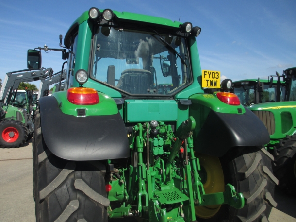 John Deere 6320