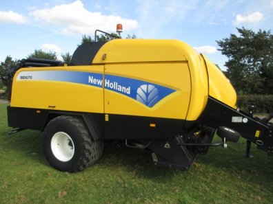 New Holland BB9070 baler
