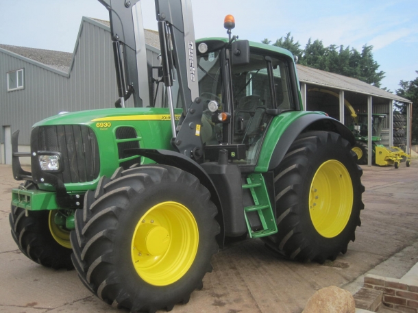 John Deere 6930