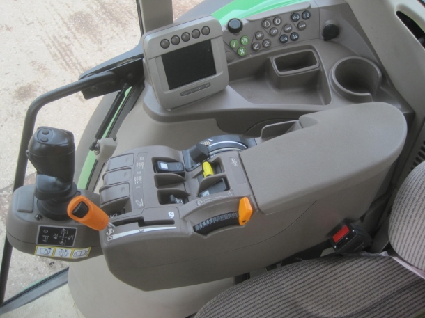 John Deere 6930