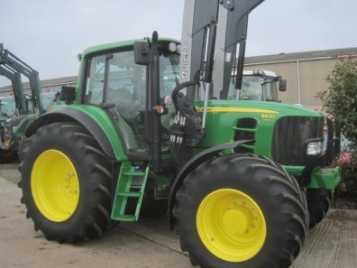 John Deere 6930