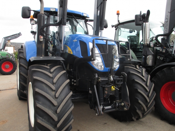 New Holland T7050