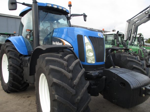 New Holland TG285