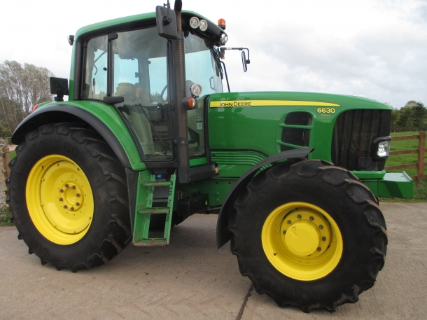 John Deere 6630
