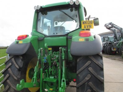 John Deere 6630