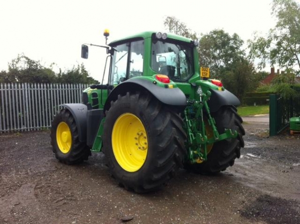 John Deere 6930