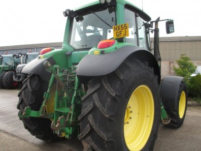 John Deere 6820