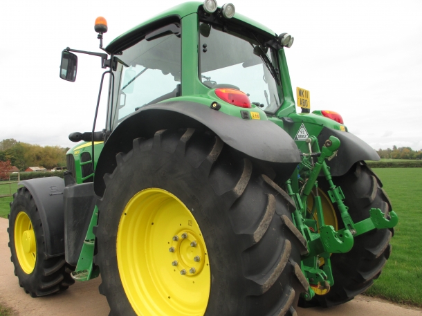 John Deere 6930