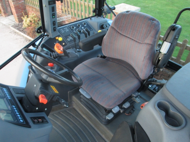 New Holland TM155