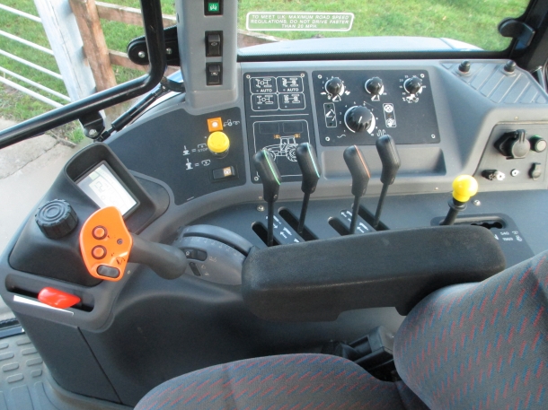 New Holland TM155
