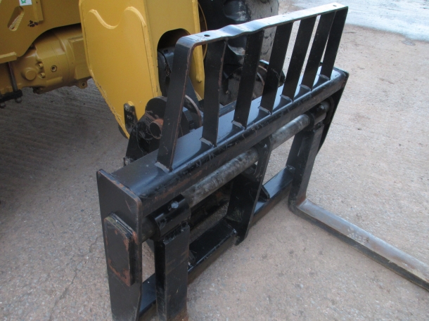 CAT TH330B