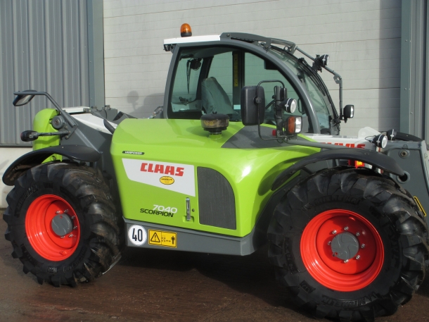 Claas Scorpion 7040 VP +