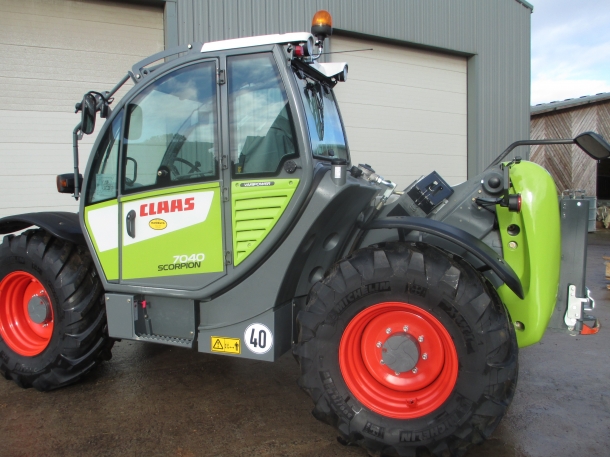 Claas Scorpion 7040 VP +