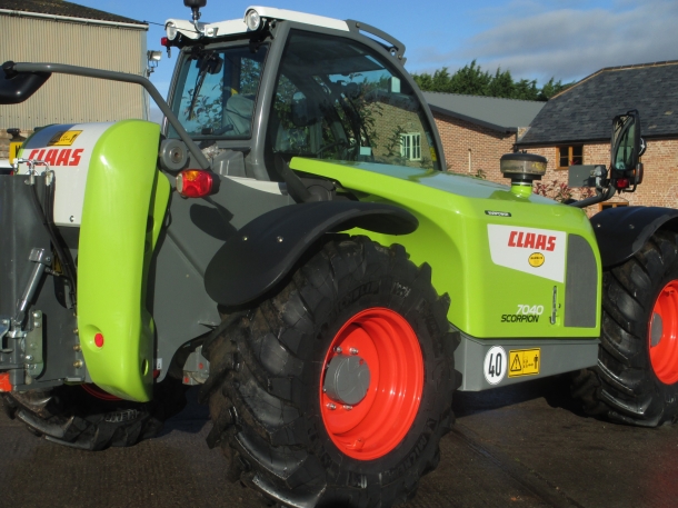 Claas Scorpion 7040 VP +