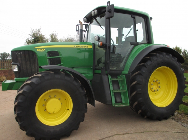 John Deere 6630