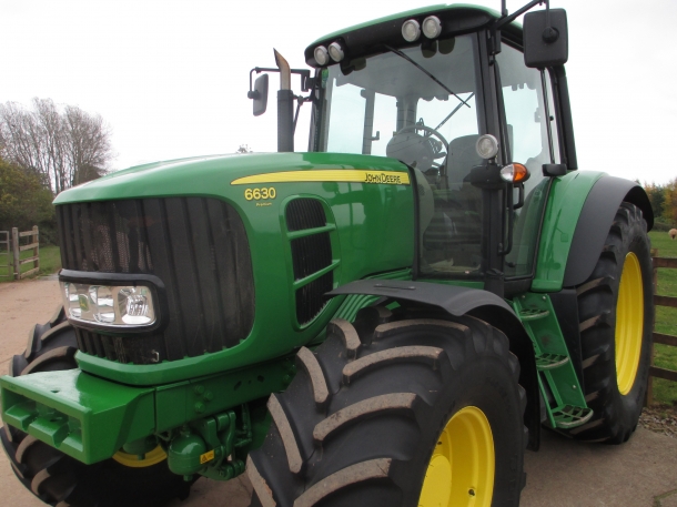 John Deere 6630