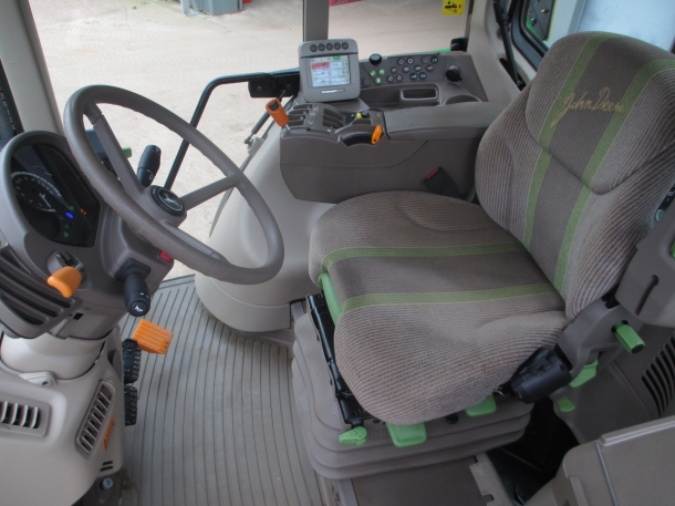 John Deere 6630