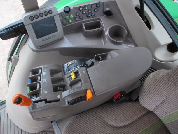 John Deere 6630