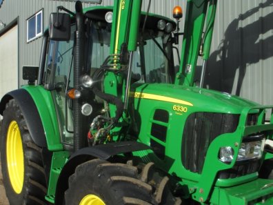 John Deere 6330