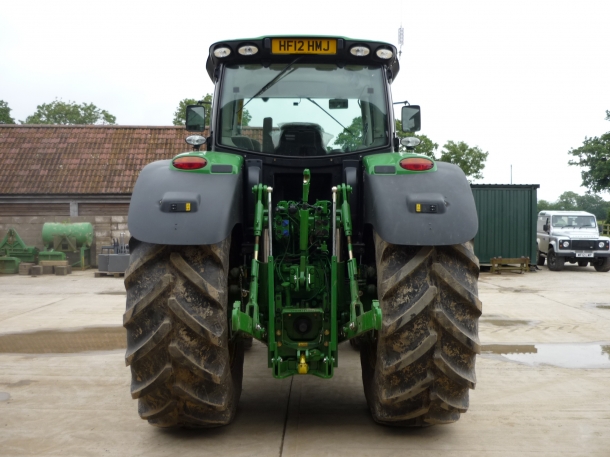John Deere 6210R