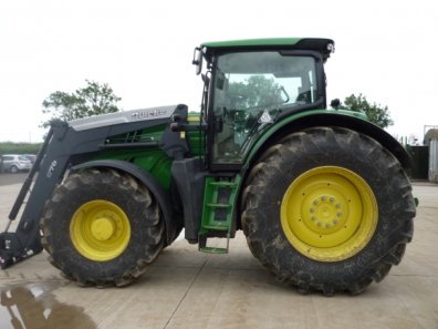 John Deere 6210R