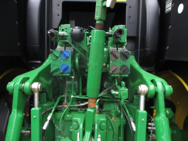 John Deere 6210R