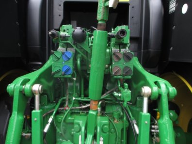 John Deere 6210R