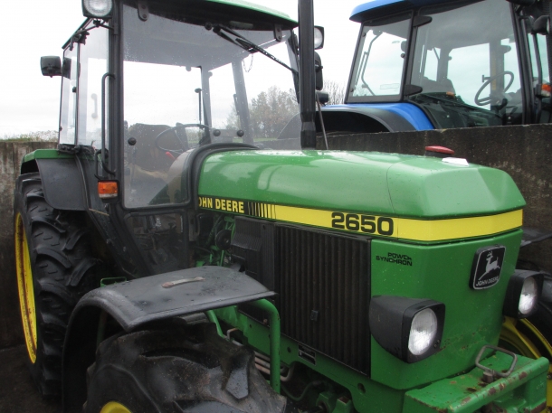 John Deere 2650