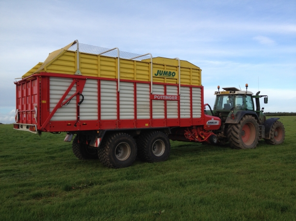 Pottinger Jumbo 6000 forage wagon