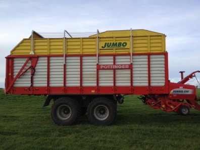 Pottinger Jumbo 6000 forage wagon