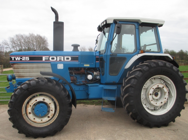 Ford TW25 SQ