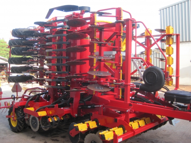 Vaderstad Rapid 600S drill