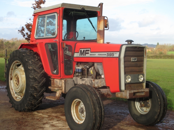 Massey Ferguson 595