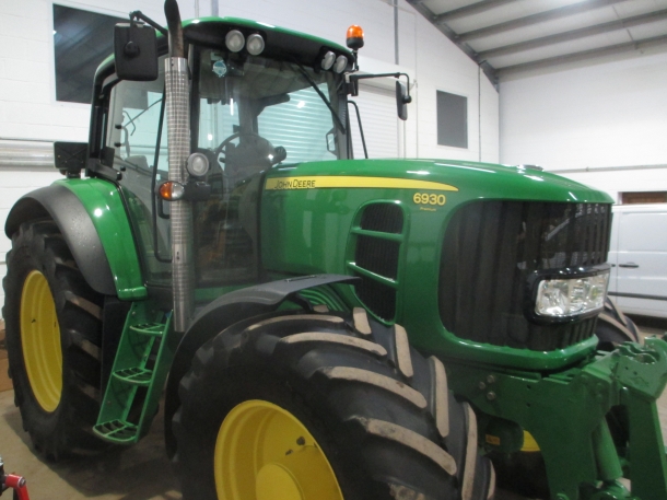 John Deere 6930