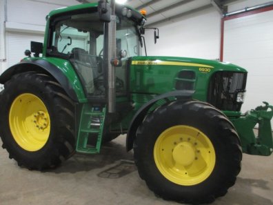 John Deere 6930