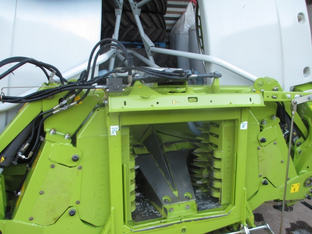 Claas Orbis 600 8 row maize header
