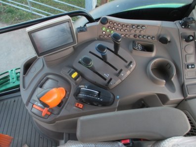 John Deere 6210R
