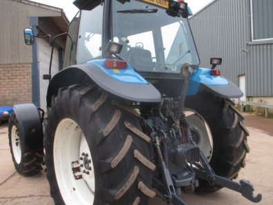 New Holland 8260