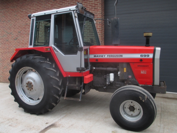 Massey Ferguson 699