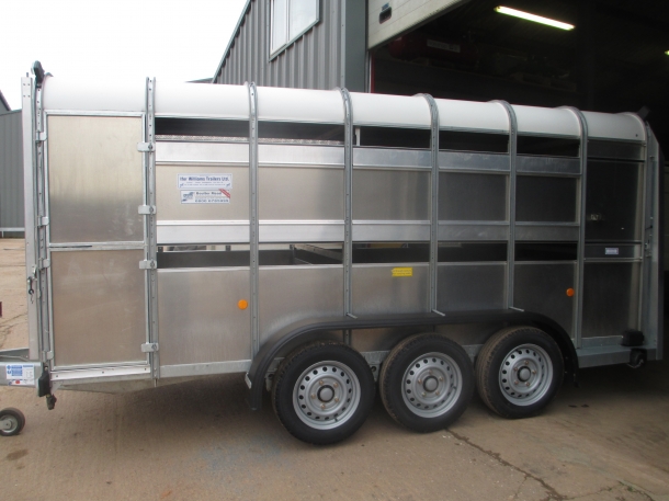 Ifor Williams TA510G3-14 tri-axle trailer