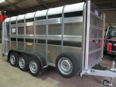 Ifor Williams TA510G3-14 tri-axle trailer