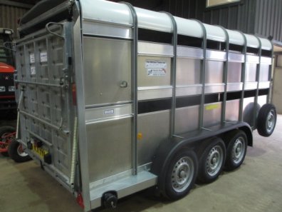 Ifor Williams TA510G3-14 tri-axle trailer